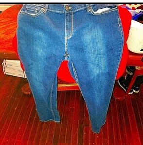 💋5/20 bass  jeans size 14